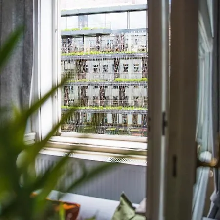 Onefam Old Town Хостел